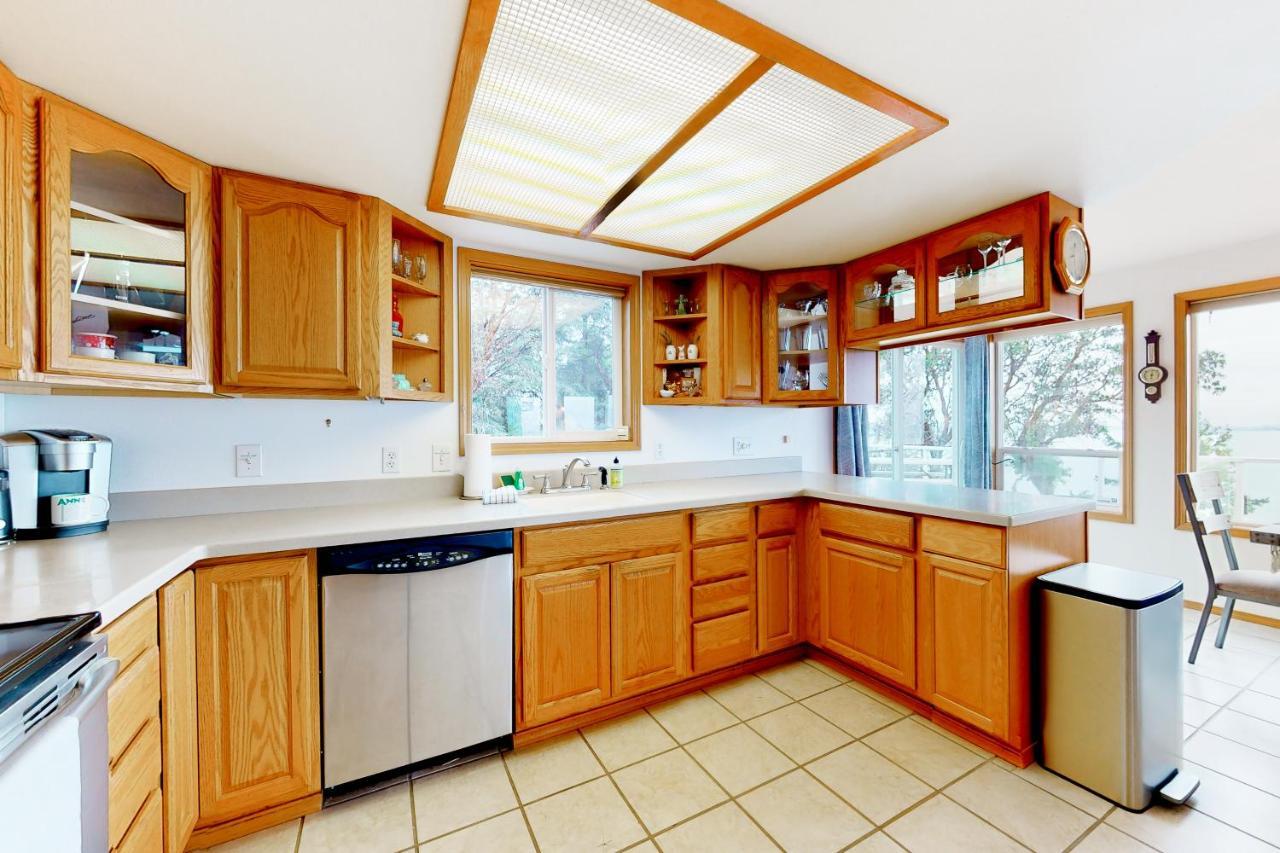 Camano Waterfront Delight Villa ภายนอก รูปภาพ